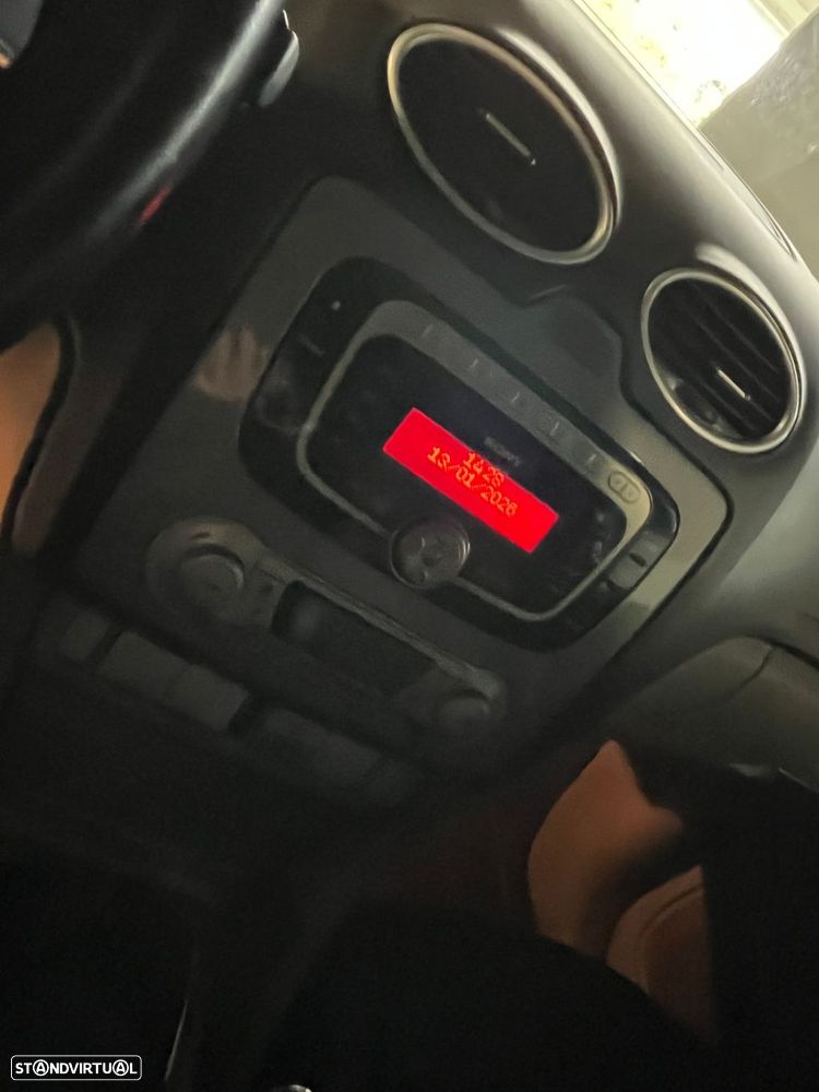 Ford Focus SW 1.6 TDCi Titanium - 15