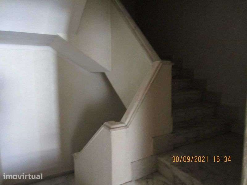 Alugo arrecadação no centro de Alverca - Grande imagem: 5/6