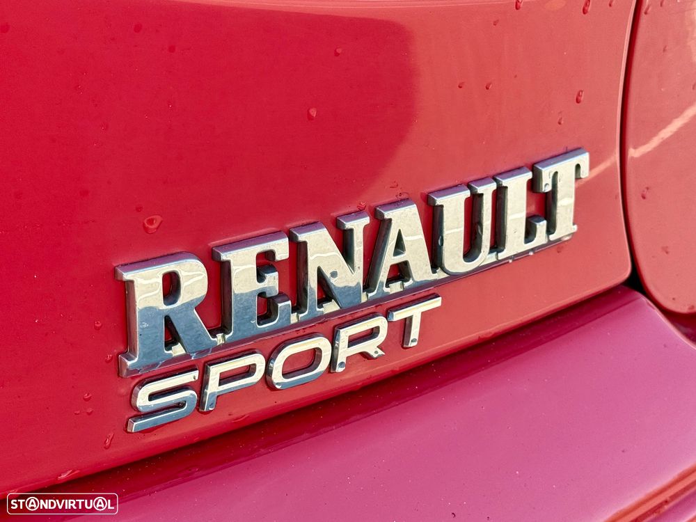 Renault Mégane Coupe 2.0 16V - 24