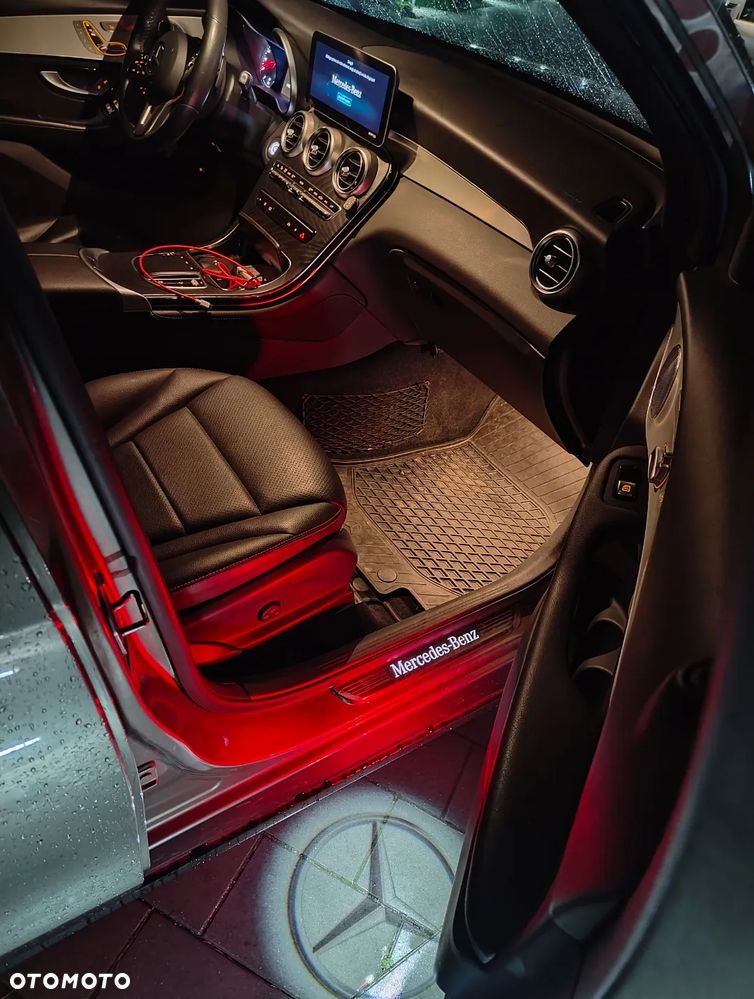Mercedes-Benz GLC 300 4Matic 9G-TRONIC AMG Line - 34