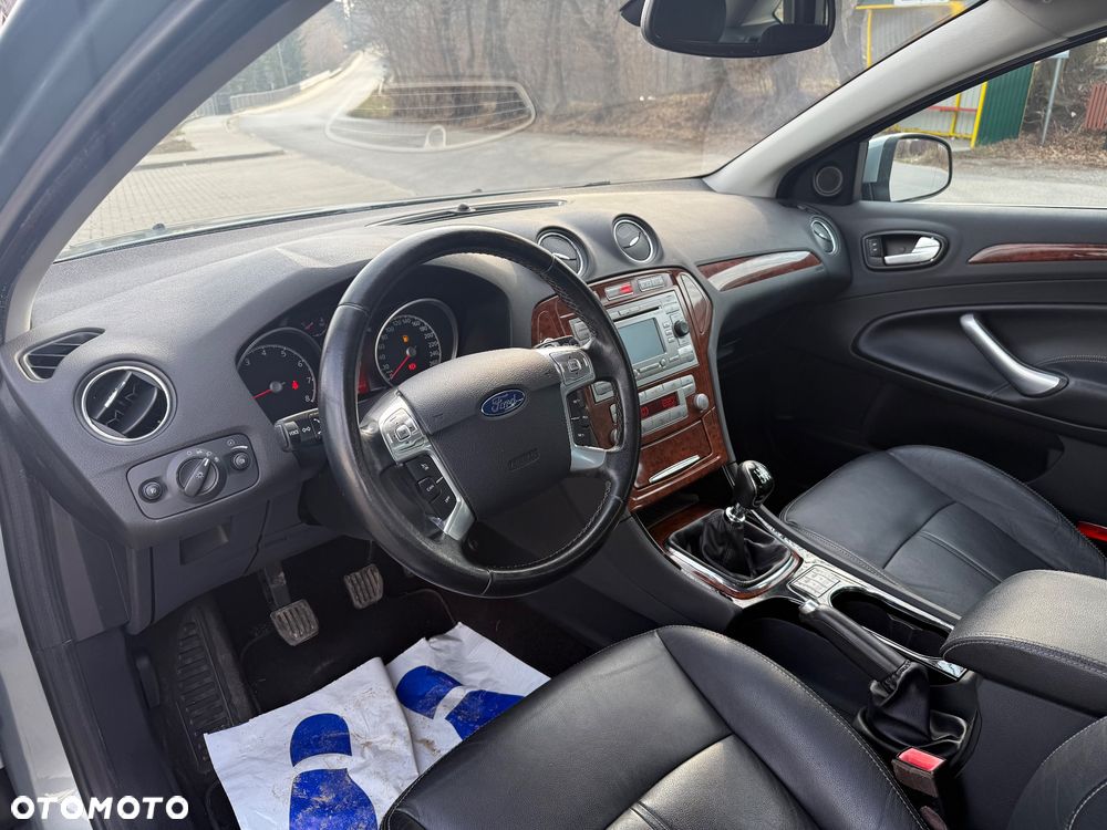 Ford Mondeo 2.5 Ghia X - 21