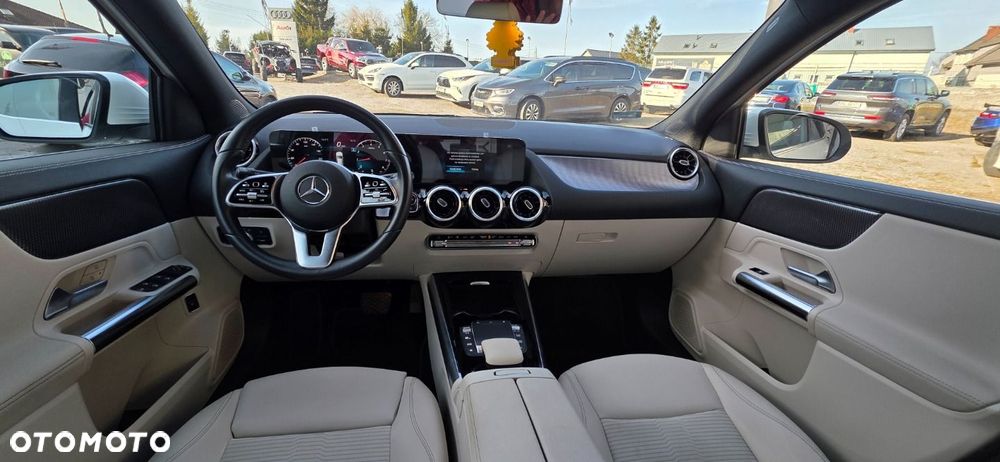 Mercedes-Benz GLA - 19