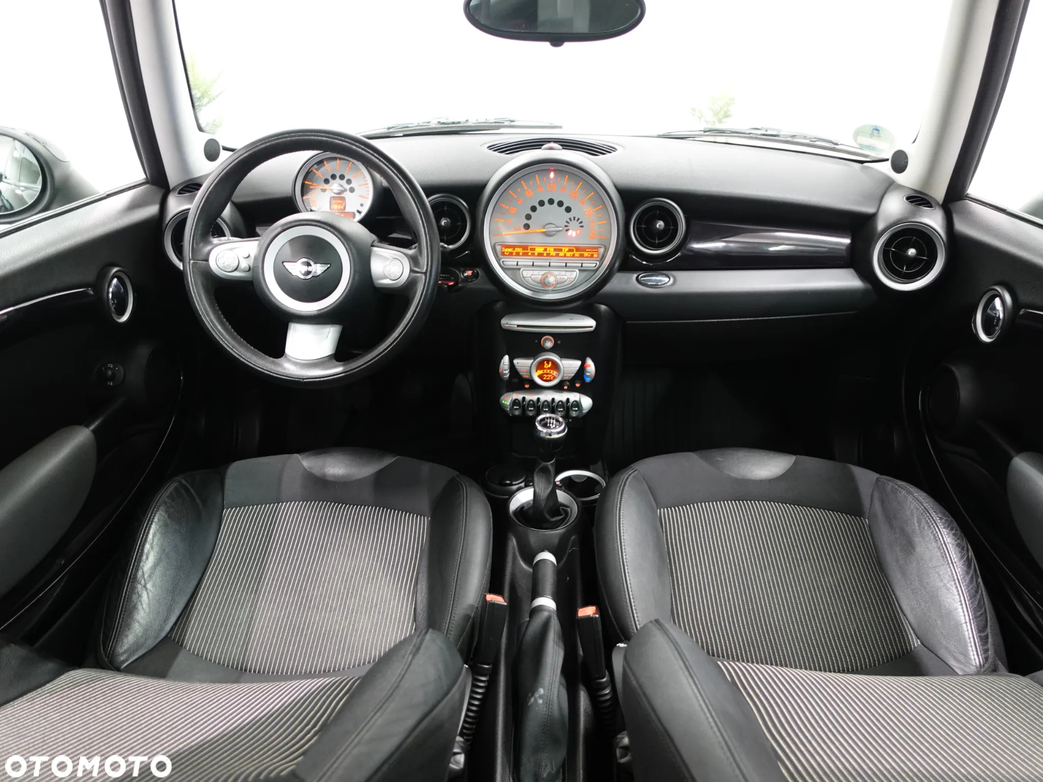 MINI Clubman Cooper - 32