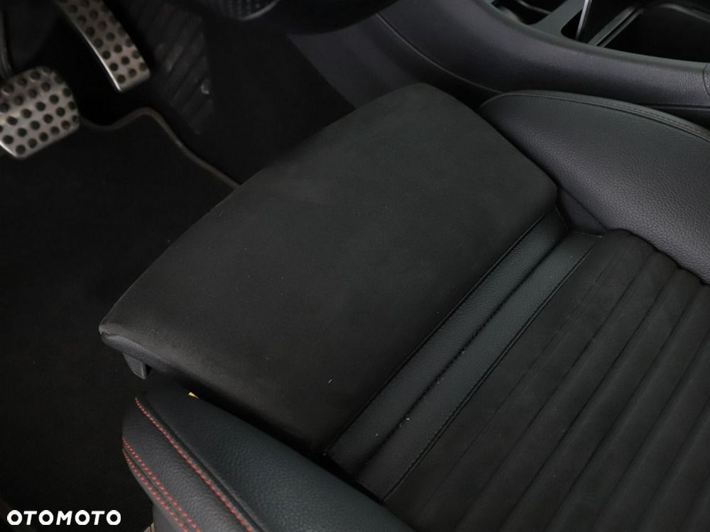 Mercedes-Benz CLA 180 7G-DCT AMG Line - 37