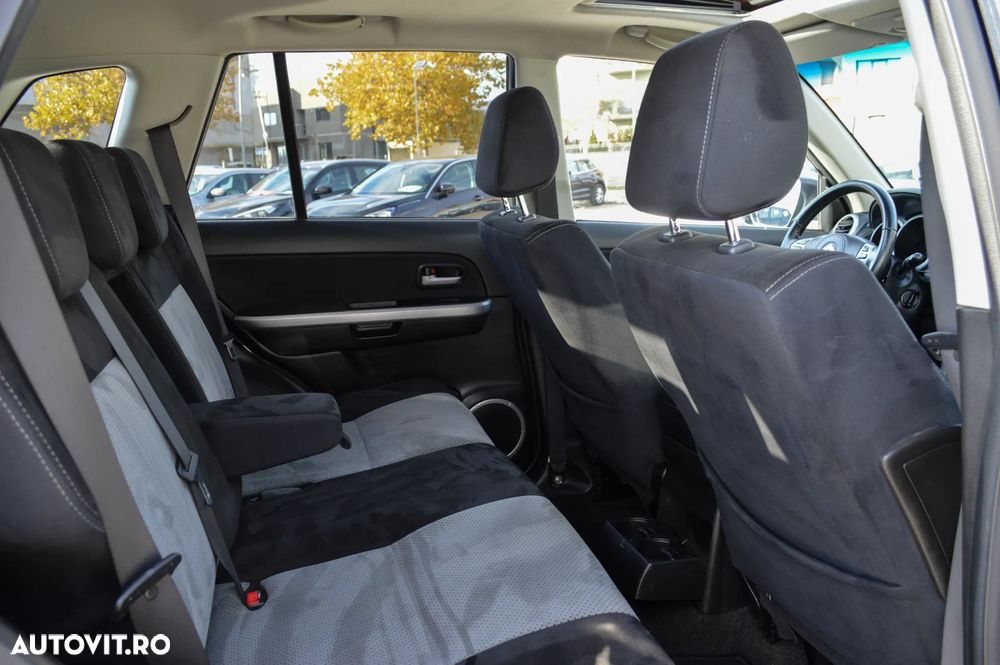 Suzuki Grand Vitara 1.9 DDiS Comfort DPF - 24