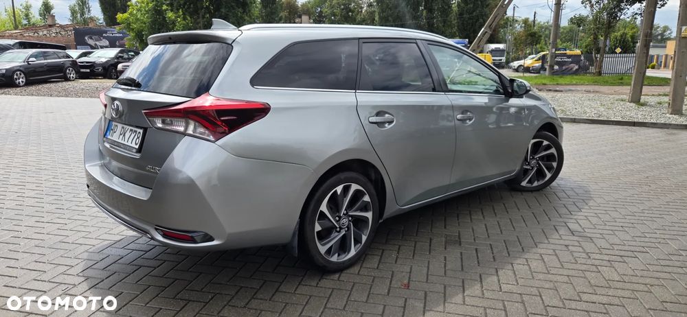 Toyota Auris 1.6 D-4D Design Edition - 17