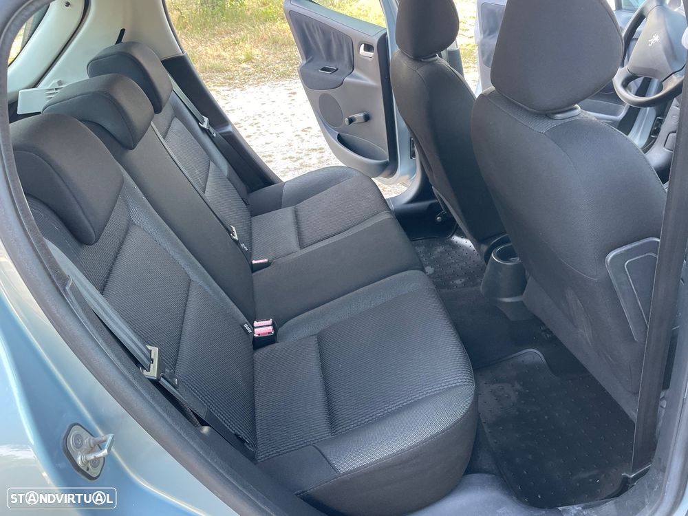 Peugeot 207 1.6 HDi Premium - 17