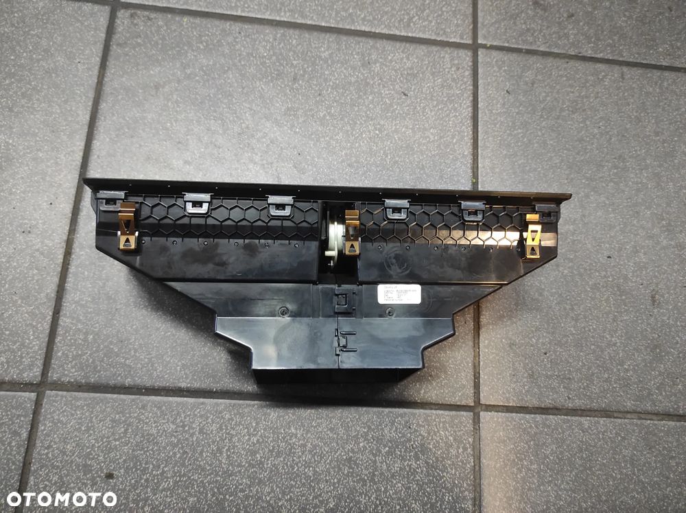 SKODA FABIA 3 ŚRODKOWA KRATKA NAWIEWU 6V0820951B CAŁA WYSYŁKA !!!!!!! - 4