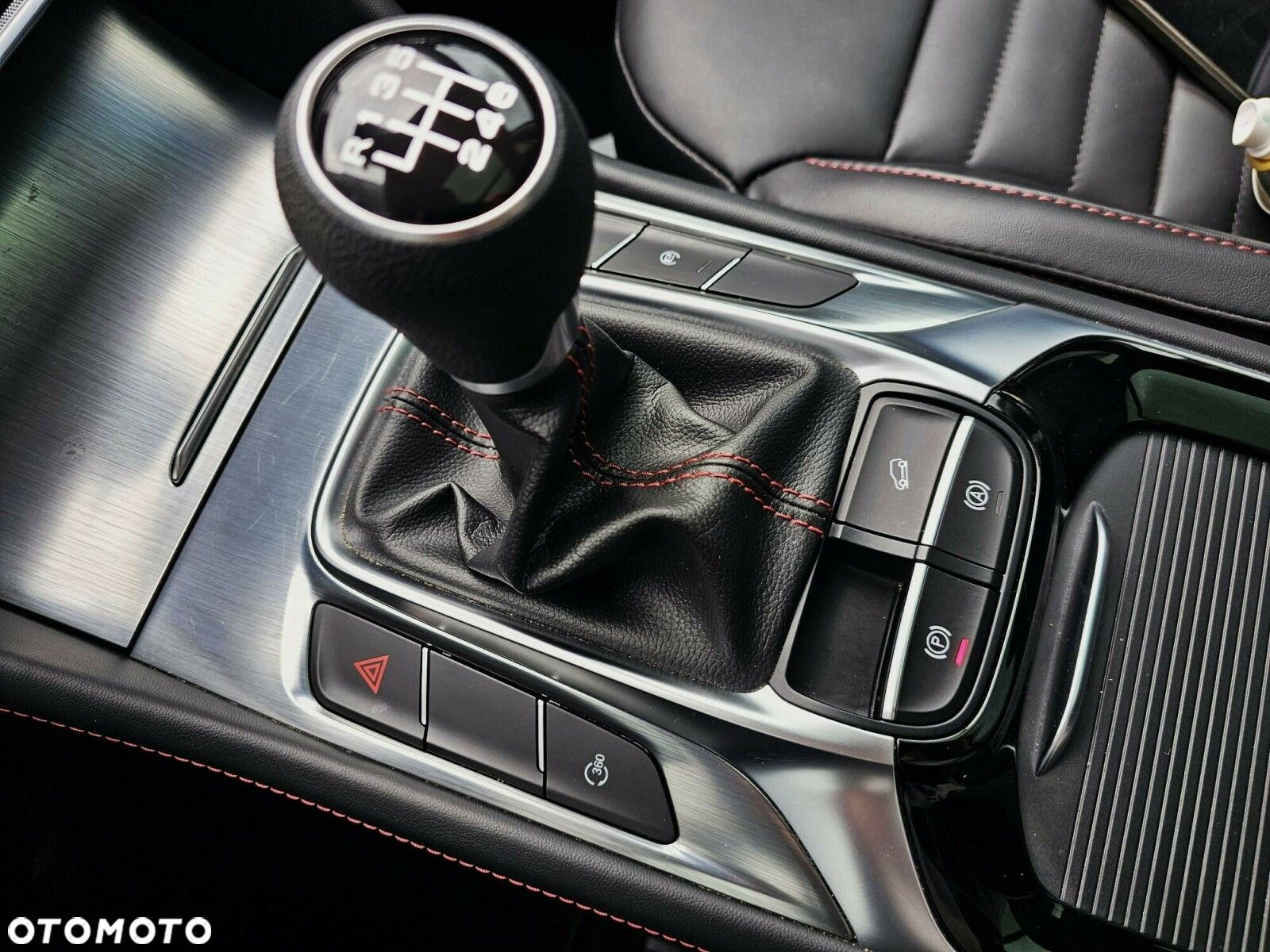 MG HS 1.5 T-GDI Exclusive - 17