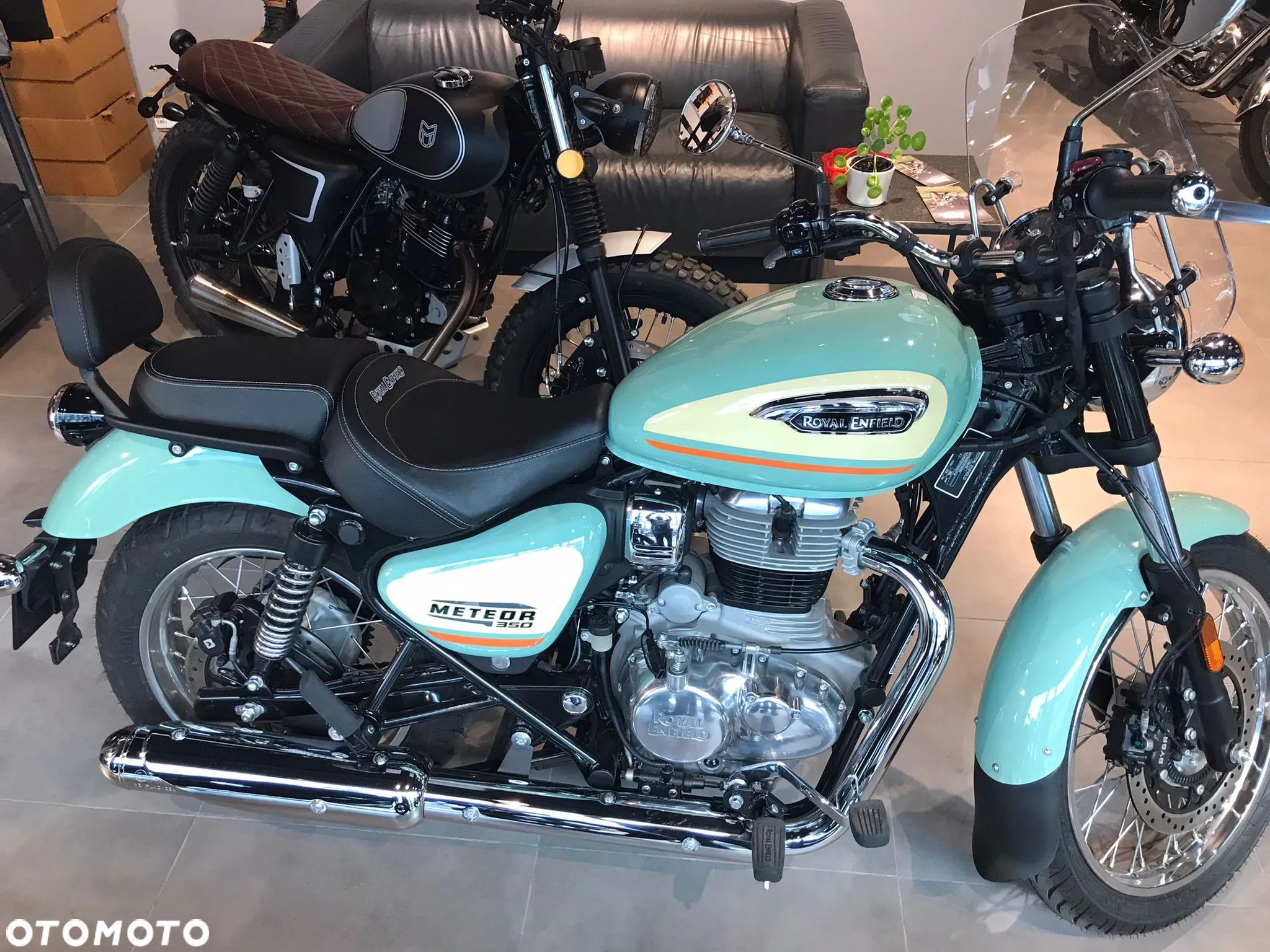 Royal Enfield Meteor - 1