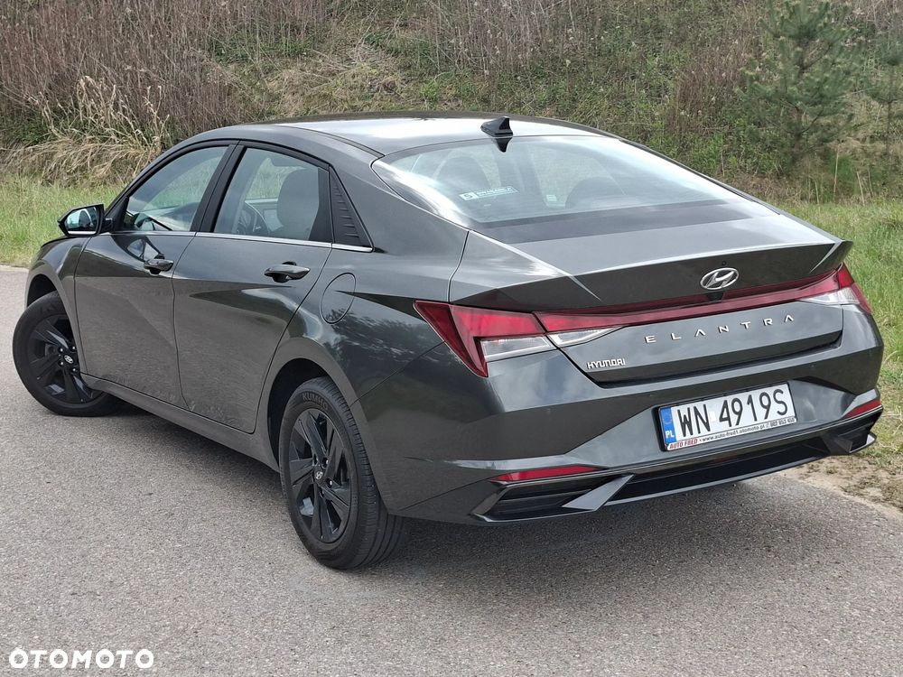 Hyundai Elantra 1.6 Smart CVT - 15