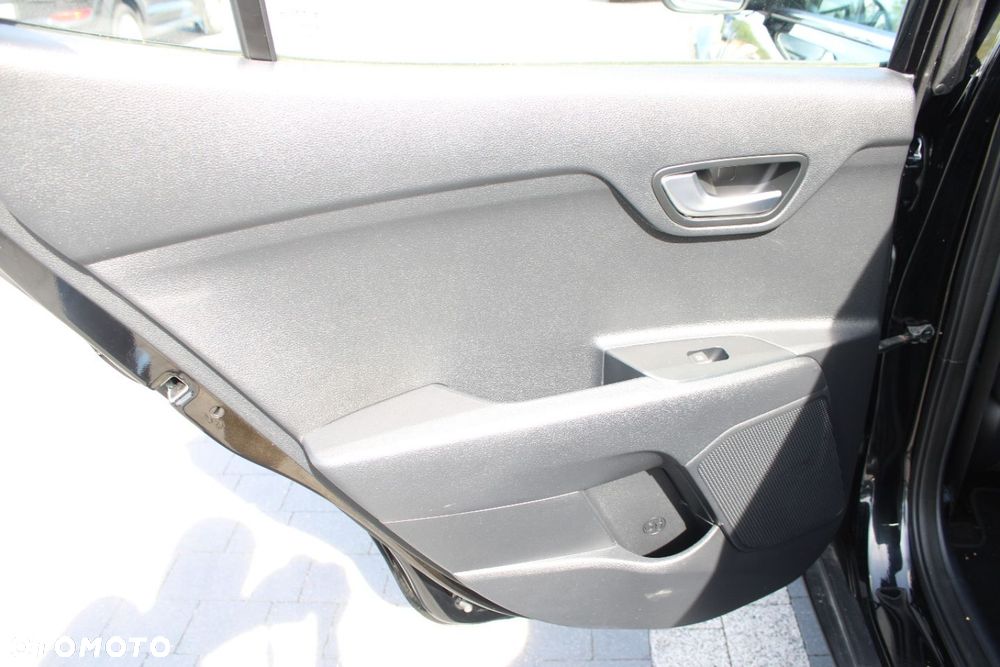 Kia Stonic - 22