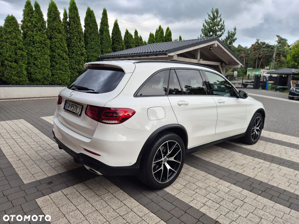 Mercedes-Benz GLC - 12