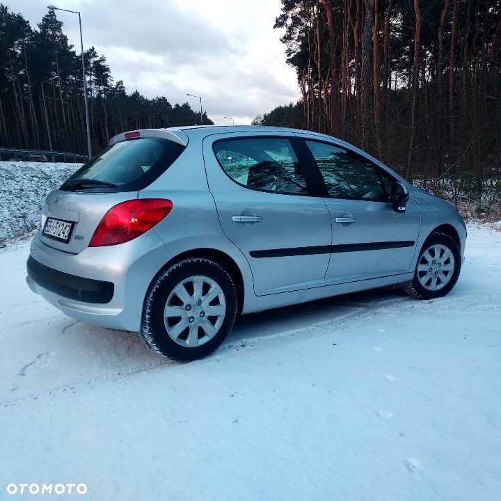 Peugeot 207 1.4 16V Presence - 30