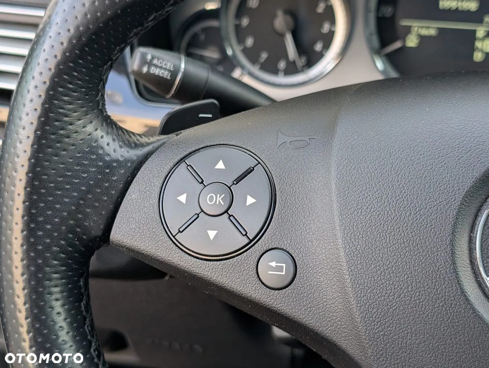 Mercedes-Benz Klasa E 500 7G-TRONIC Avantgarde - 18