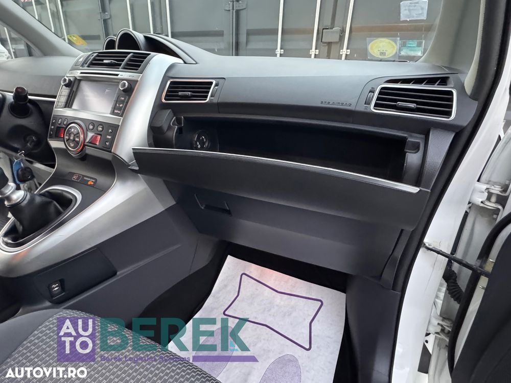 Toyota Verso - 12