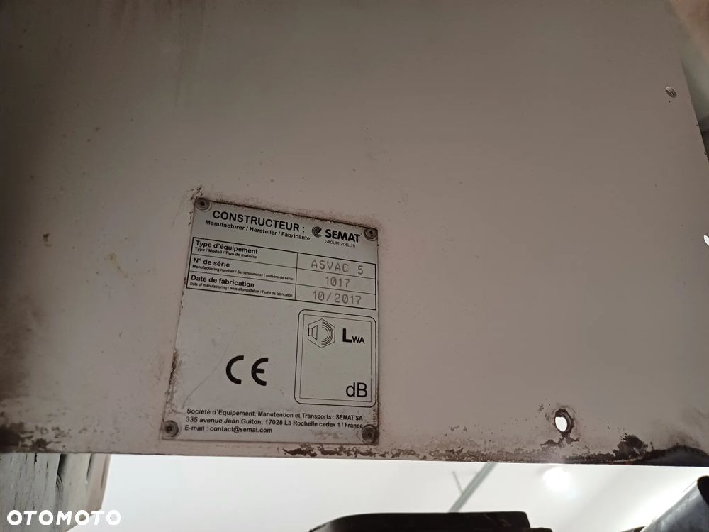 Renault D12 Zamiatarka Zoeller Faun Euro 6 PM10 Szczotki L/R Rok 2017 2 Silniki 2825 MTH - 19