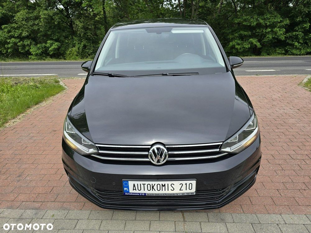 Volkswagen Touran - 16