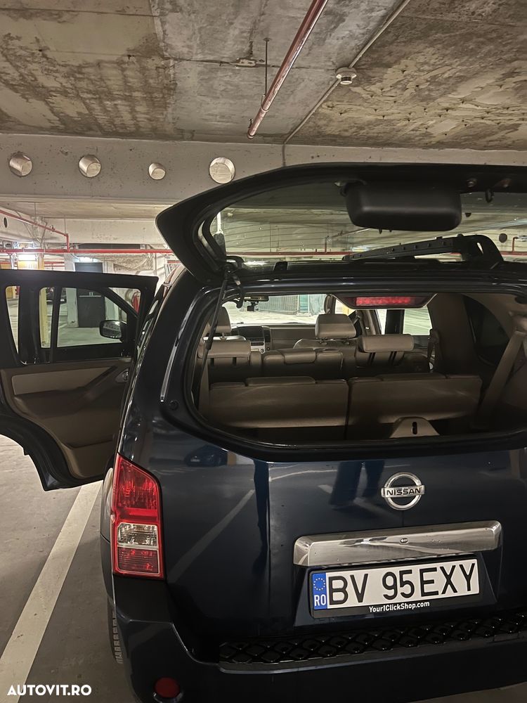 Nissan Pathfinder - 32