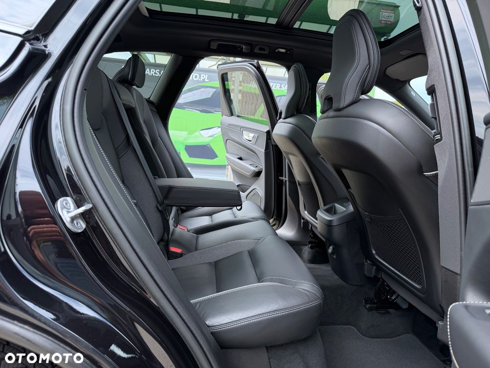 Volvo XC 60 B4 D AWD Plus Dark - 37