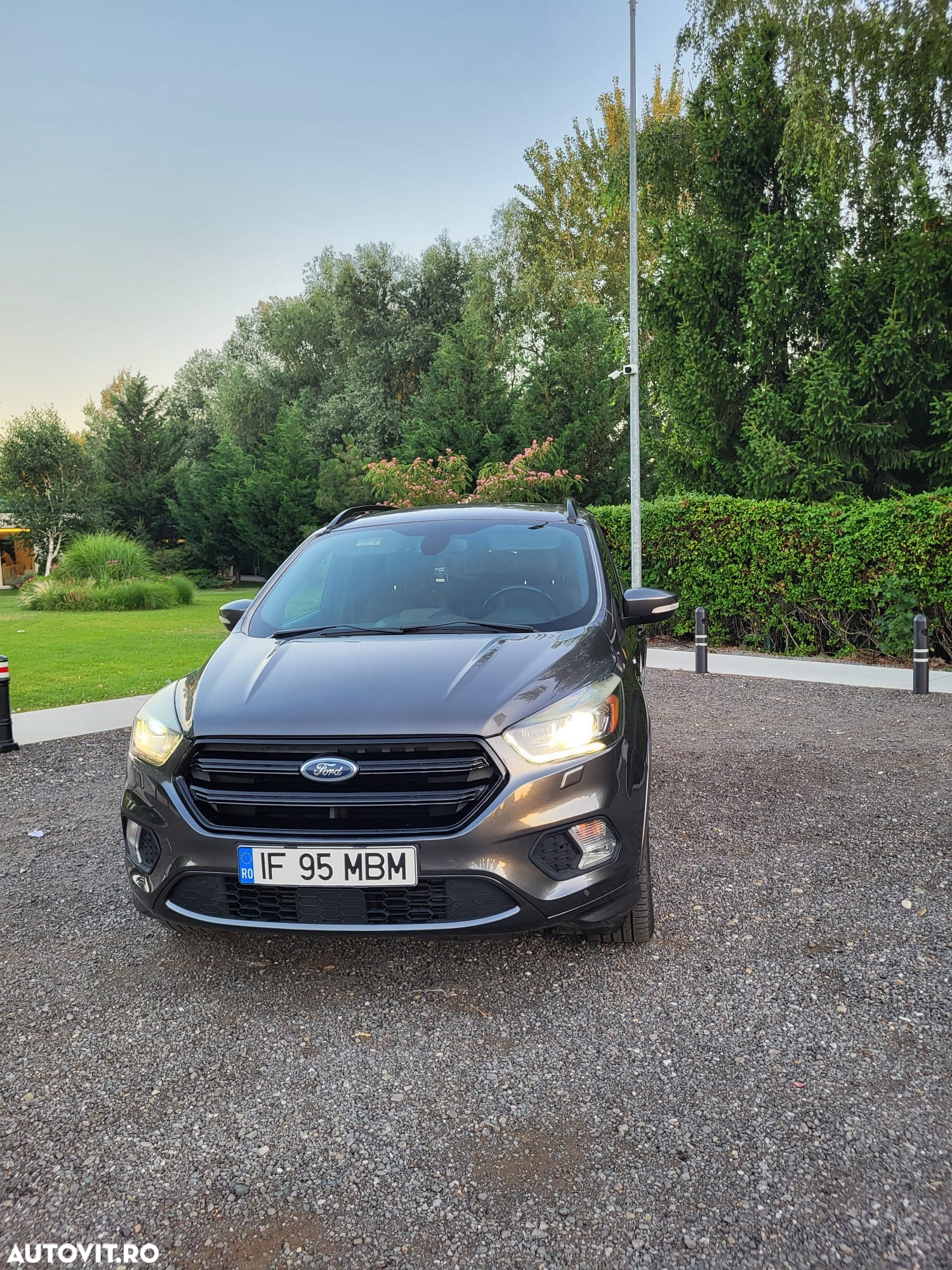 Ford Kuga - 2