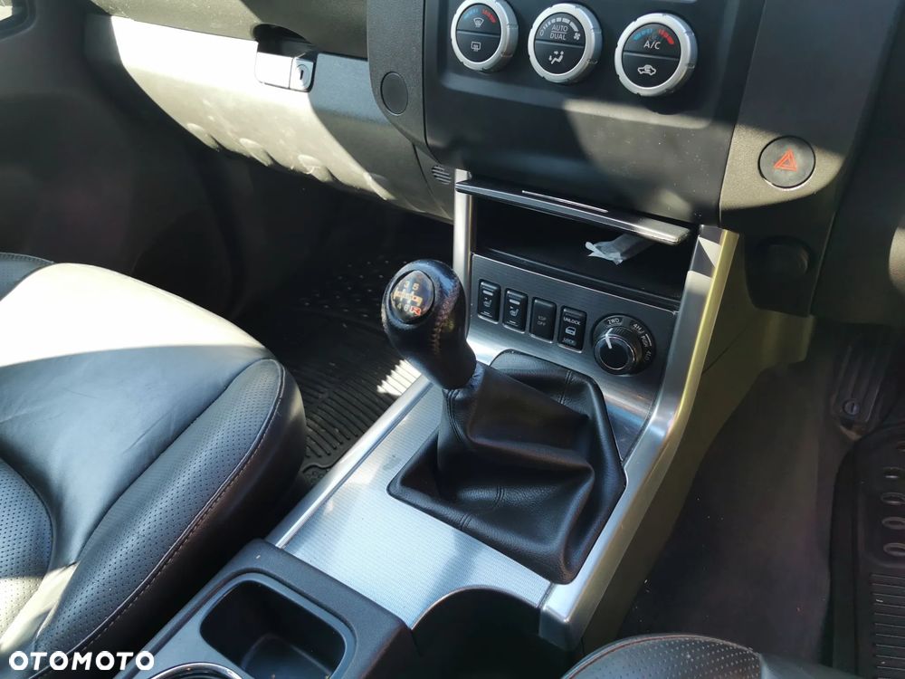 Nissan Navara 2.5 D Platinum Long - 10