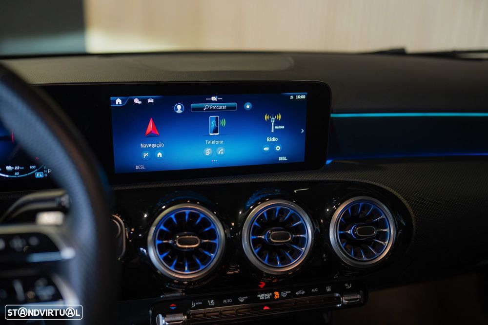 Mercedes-Benz A 250 e 8G-DCT AMG Line - 35