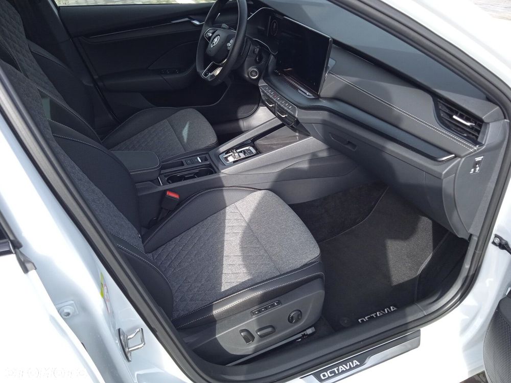 Skoda Octavia 2.0 TDI Sportline DSG - 16