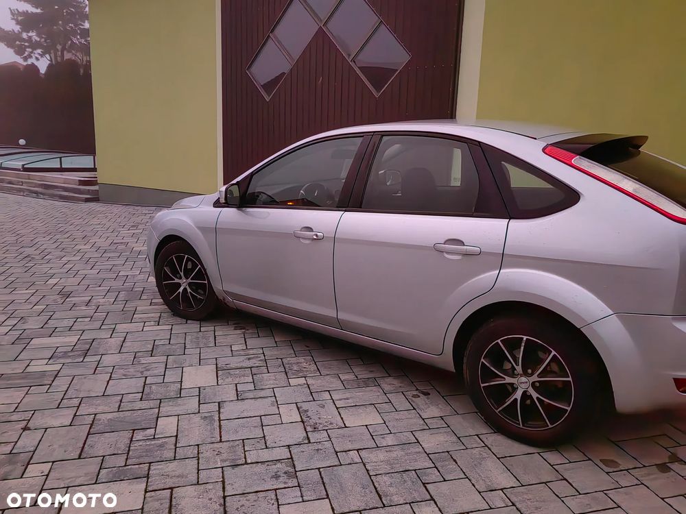 Ford Focus 1.8 TDCi Ambiente - 8