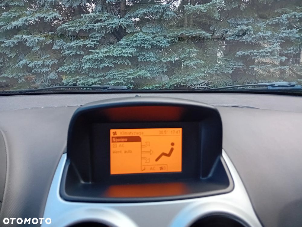 Opel Corsa 1.4 16V 150 Jahre - 11