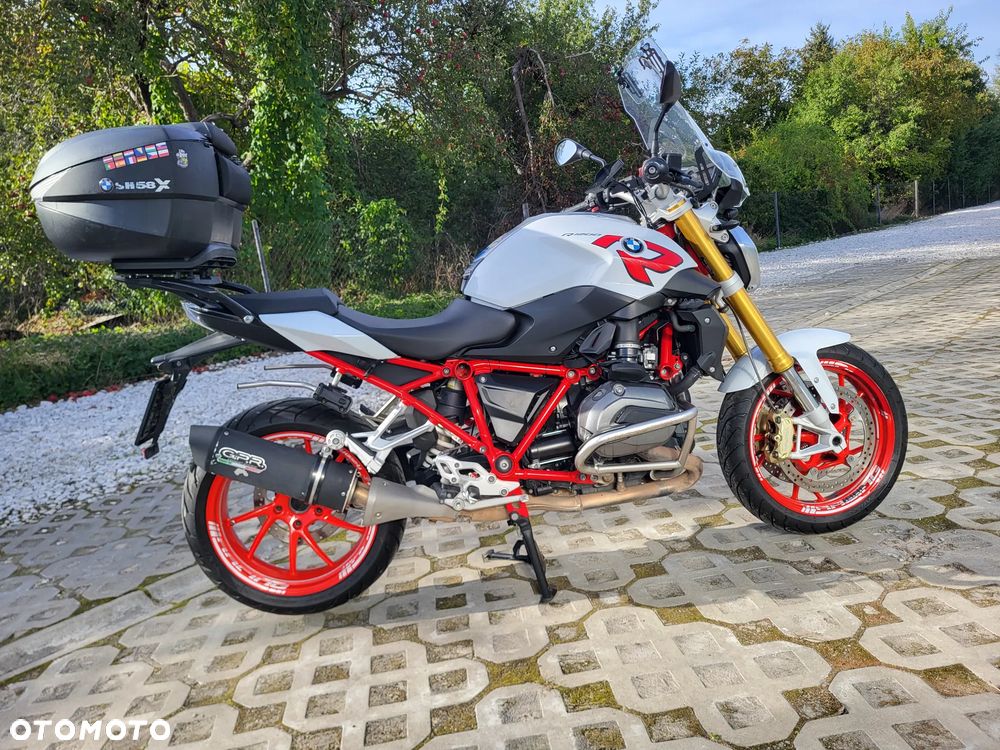 BMW R - 1