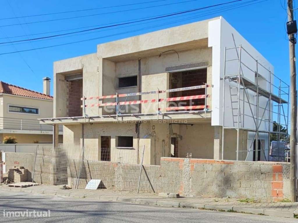 Moradia T3+1 em Corroios com Vista Deslumbrante e Piscina - Grande imagem: 5/16