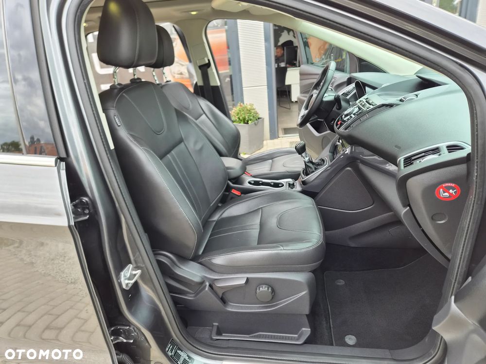Ford Kuga 2.0 TDCi 4x4 Individual - 11