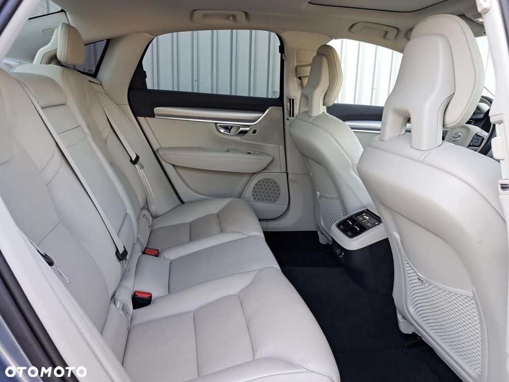 Volvo S90 T6 AWD Momentum - 11