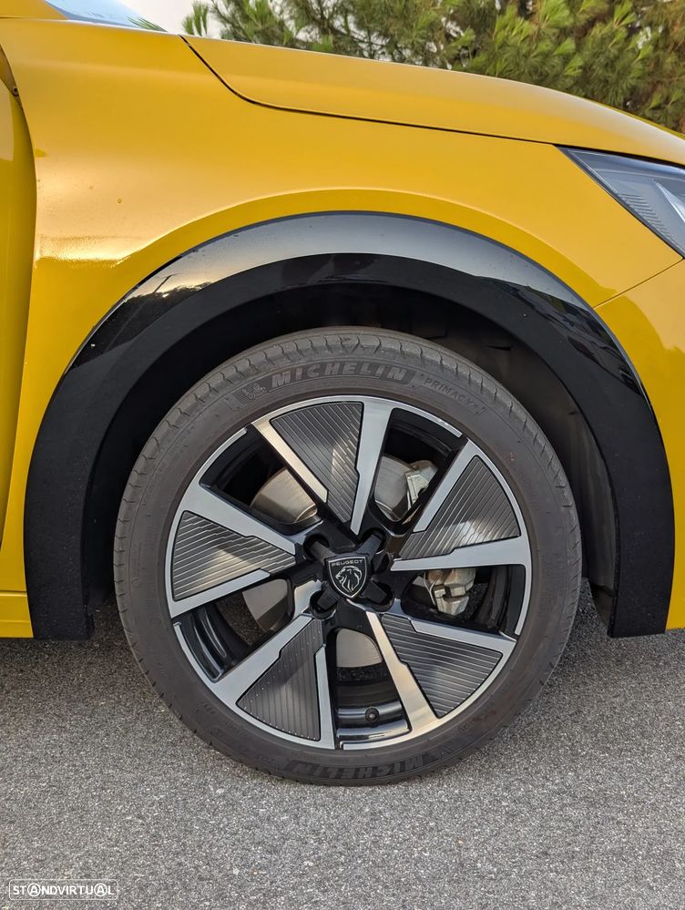 Peugeot e-208 50 kWh GT — fotografia 16