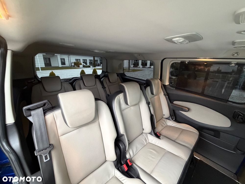 Ford Tourneo Custom - 20