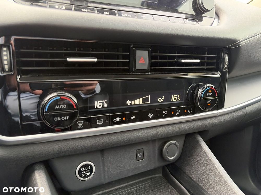 Nissan Qashqai 1.3 DIG-T N-Connecta DCT - 21