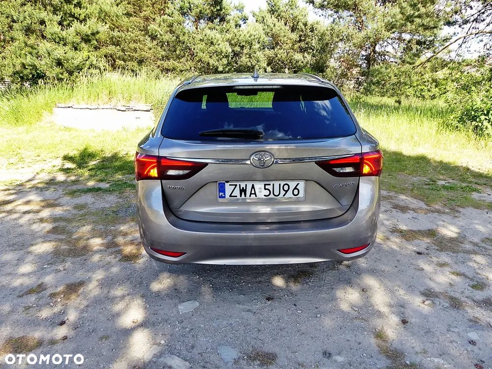 Toyota Avensis 2.0 D-4D Premium - 9