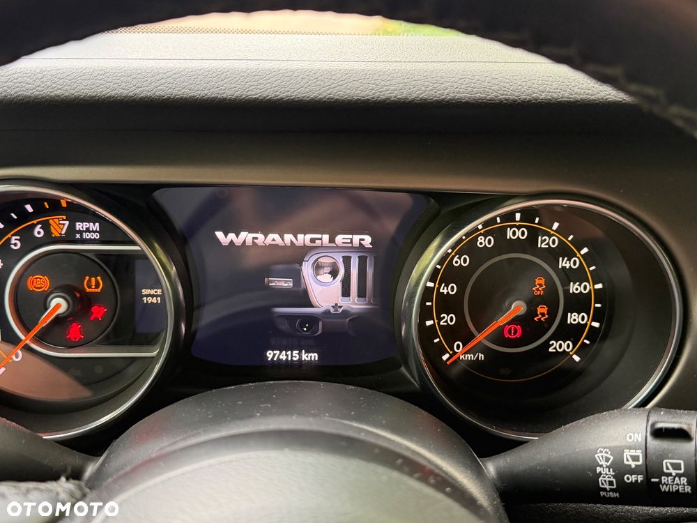 Jeep Wrangler - 24
