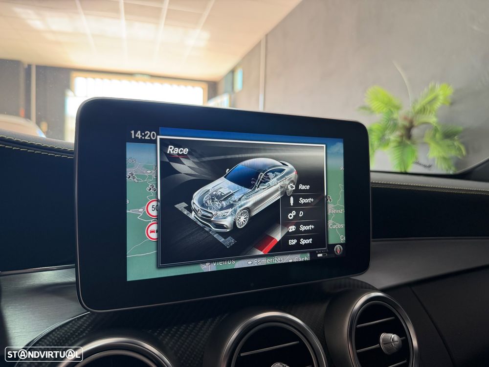 Mercedes-Benz C 63 AMG S - 12