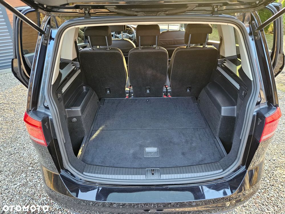 Volkswagen Touran 2.0 TDI SCR Comfortline - 13