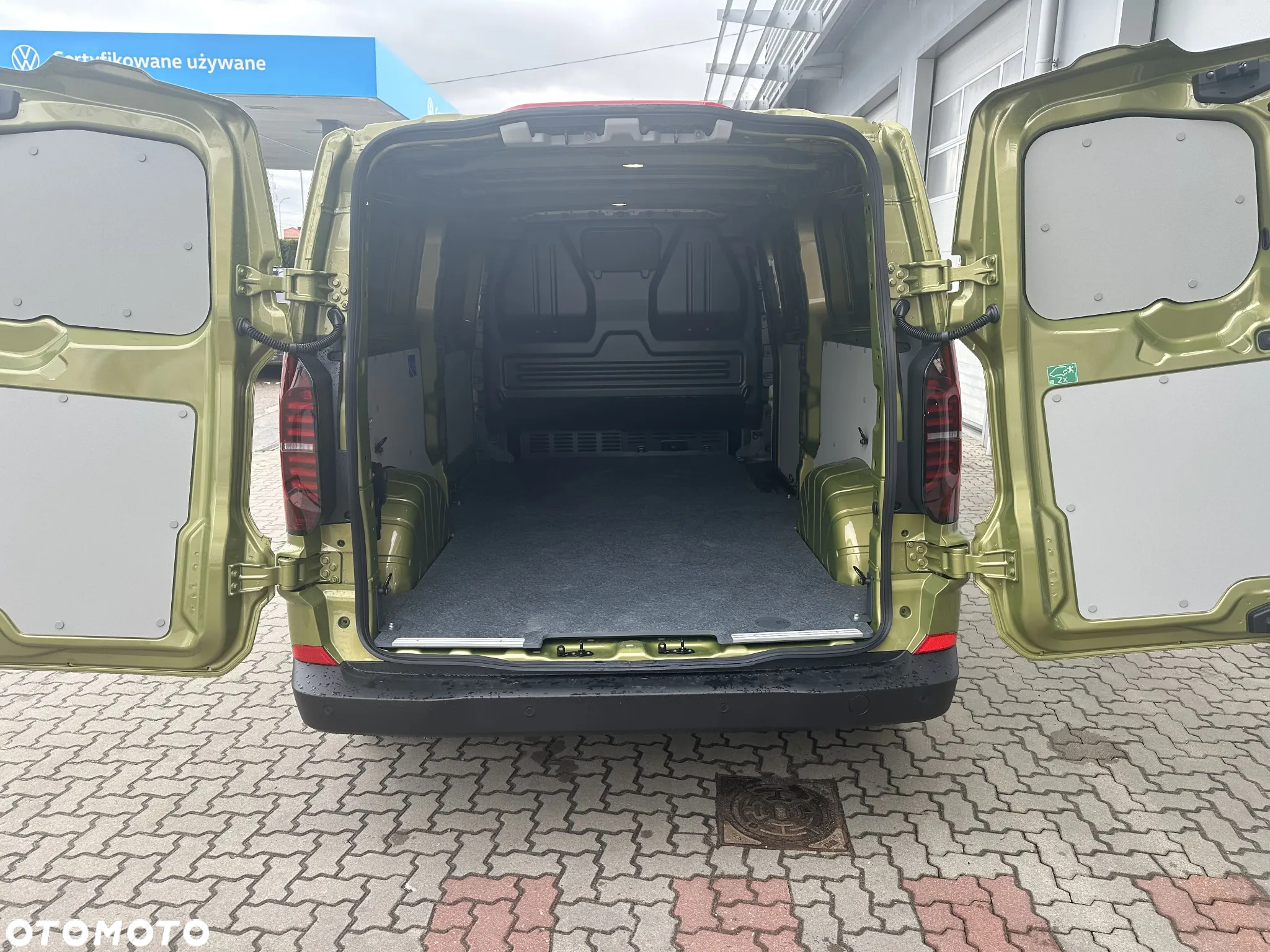 Volkswagen Transporter T7 - 10