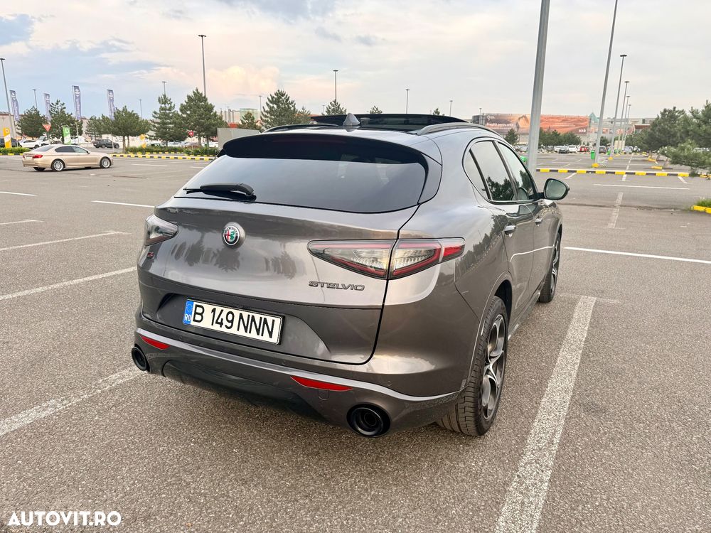 Alfa Romeo Stelvio 2.0 Turbo 16V AT8-Q4 Veloce - 6