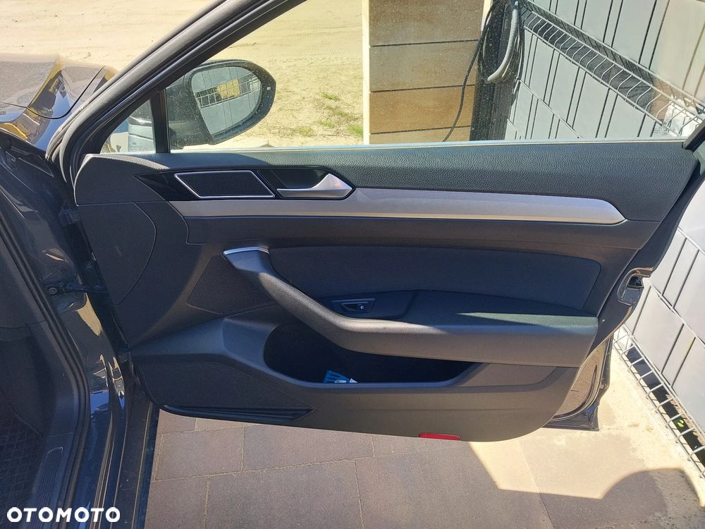 Volkswagen Passat 2.0 TDI BMT Comfortline DSG - 39