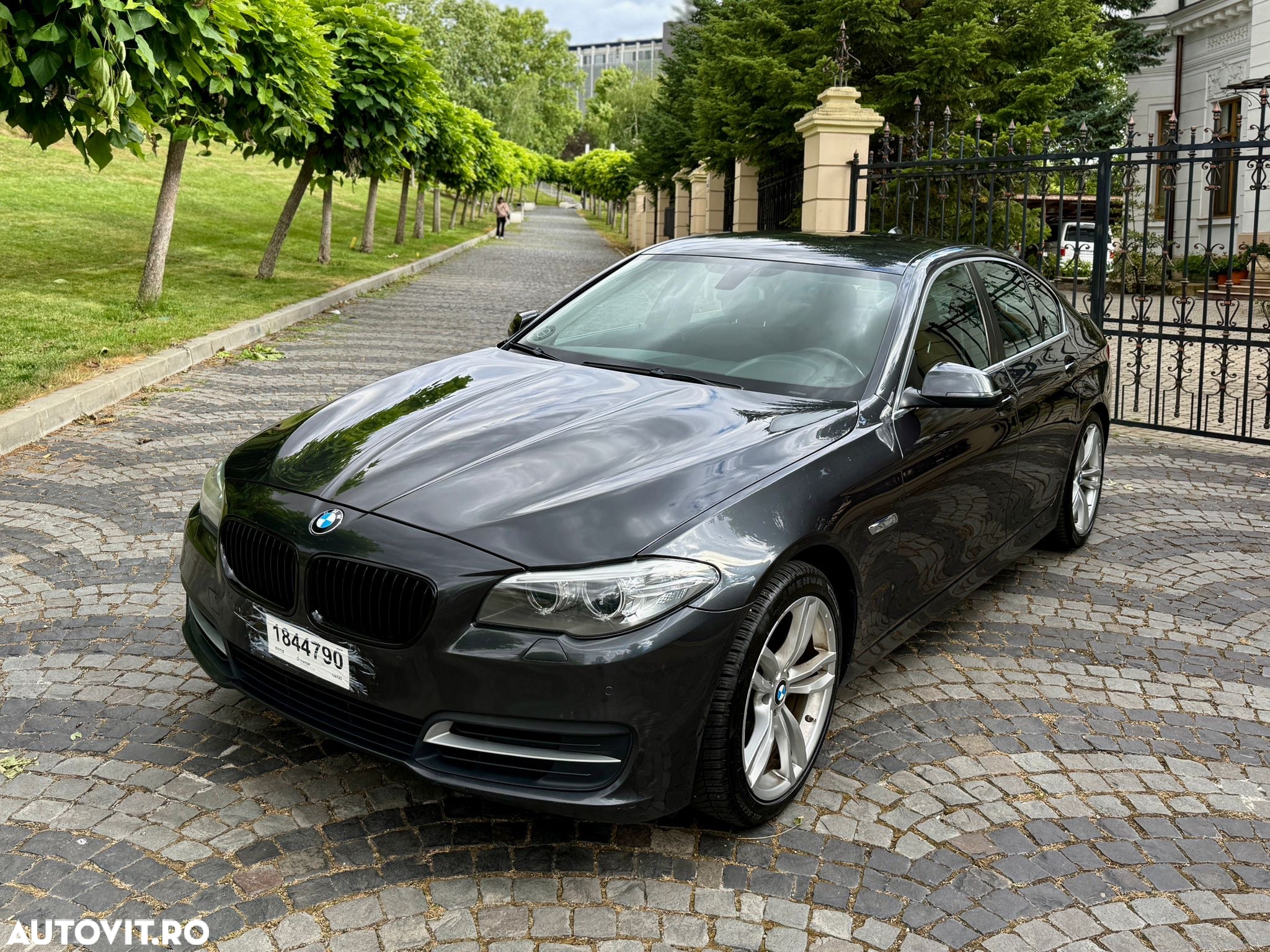 BMW Seria 5 520d AT - 3