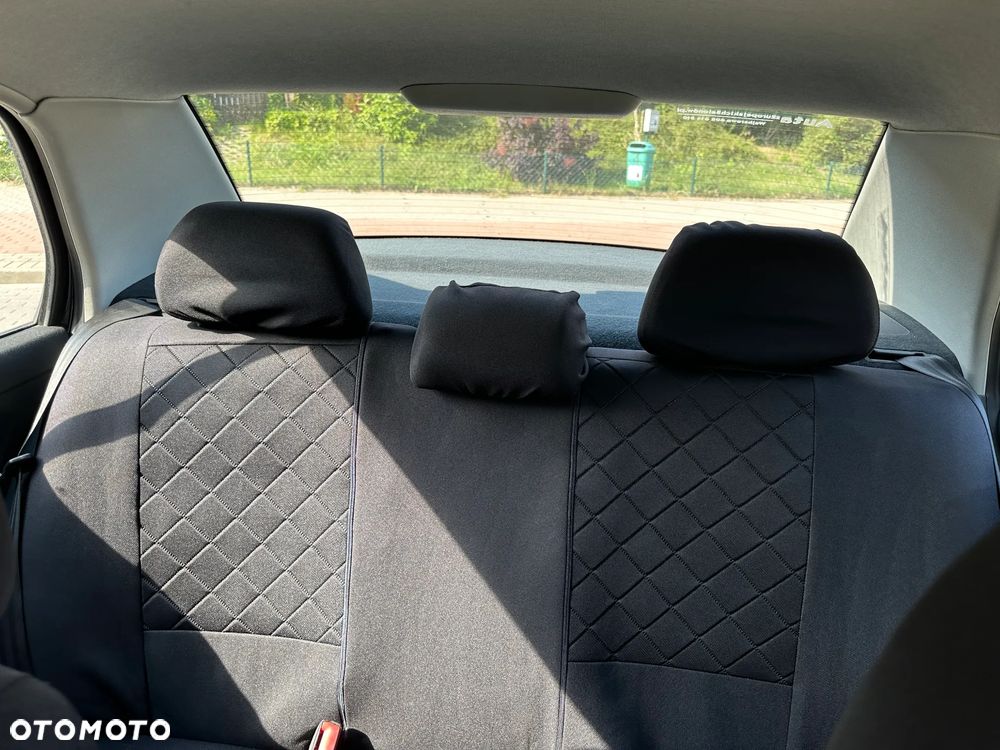 Skoda Fabia 1.2 HTP Sedan Classic - 13