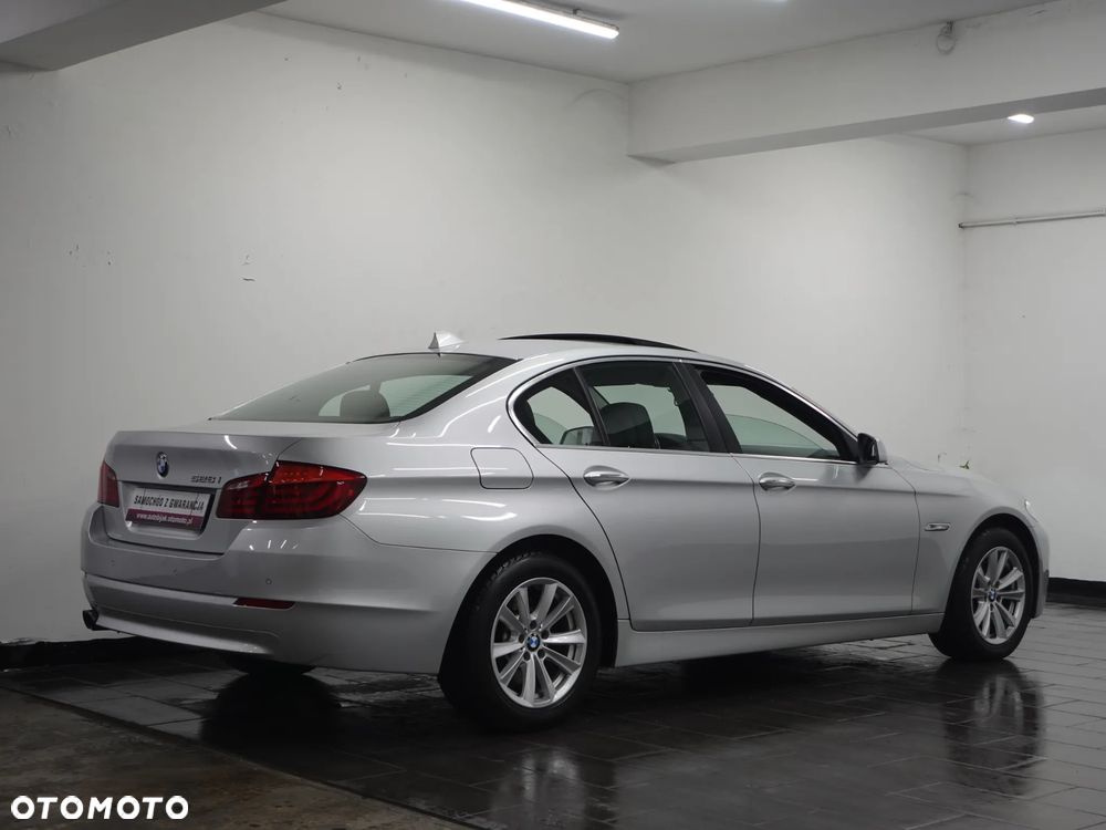 BMW Seria 5 528i - 9