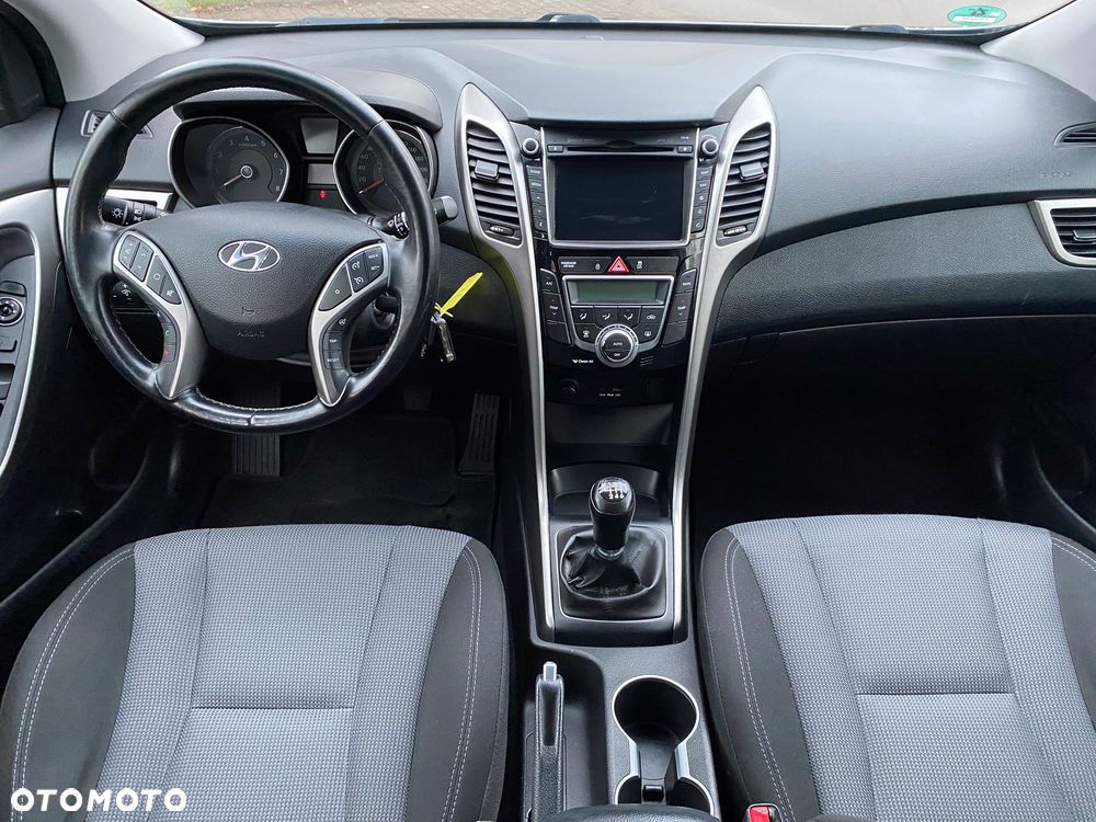 Hyundai i30 blue 1.6 GDI Trend - 14