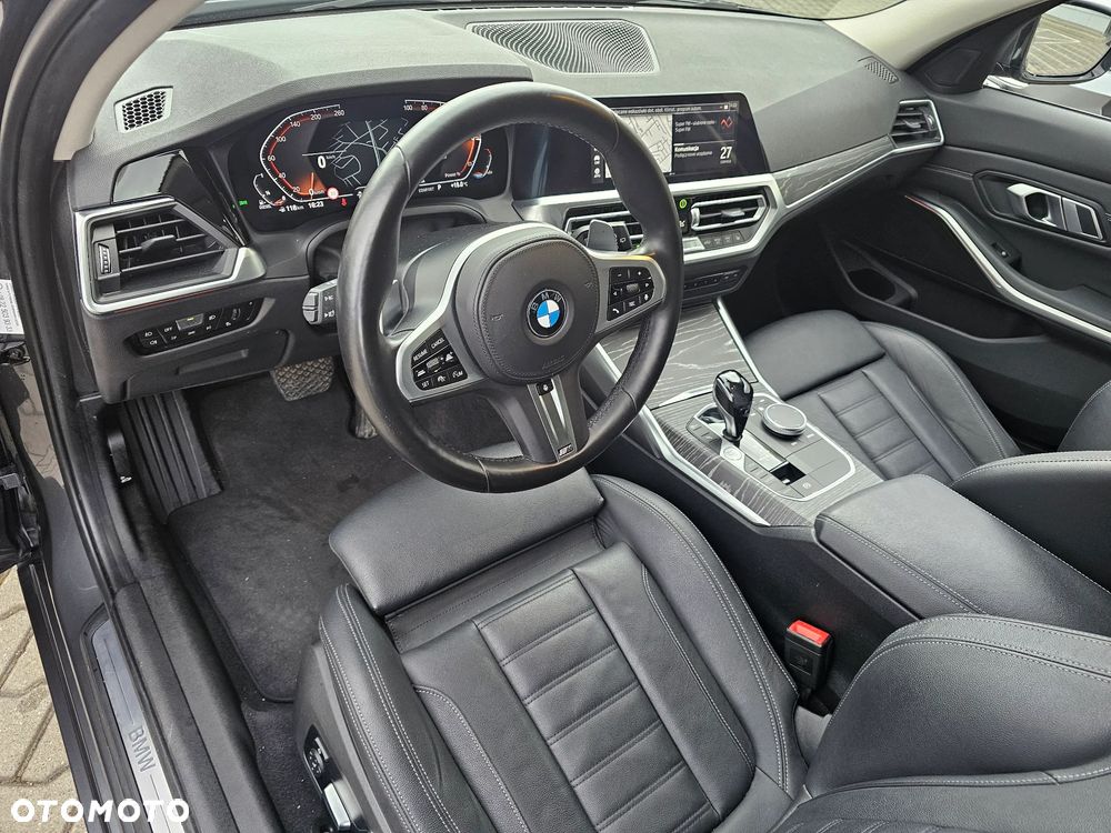 BMW Seria 3 330d xDrive Sport Line sport - 5