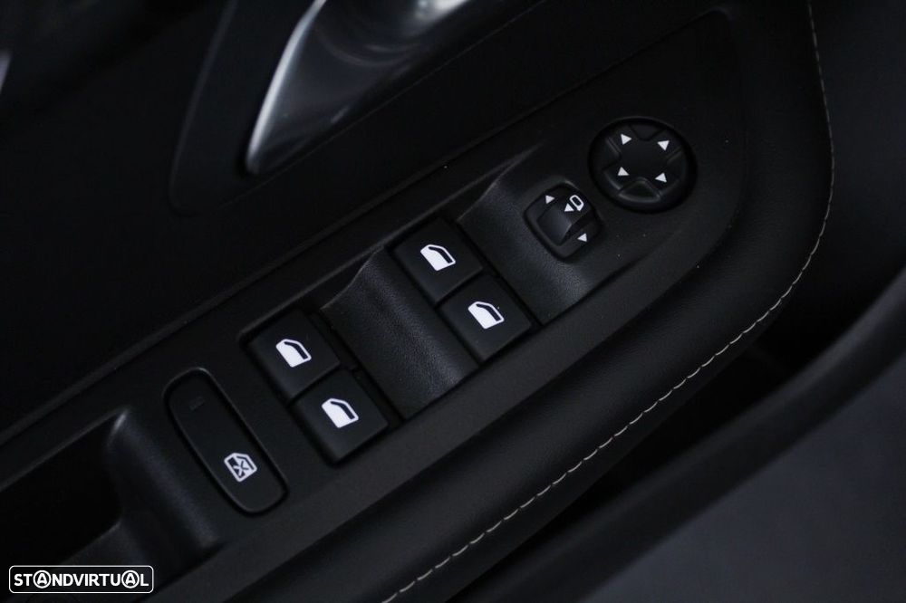 Peugeot 208 1.2 Hybrid Allure e-DCS6 - 23